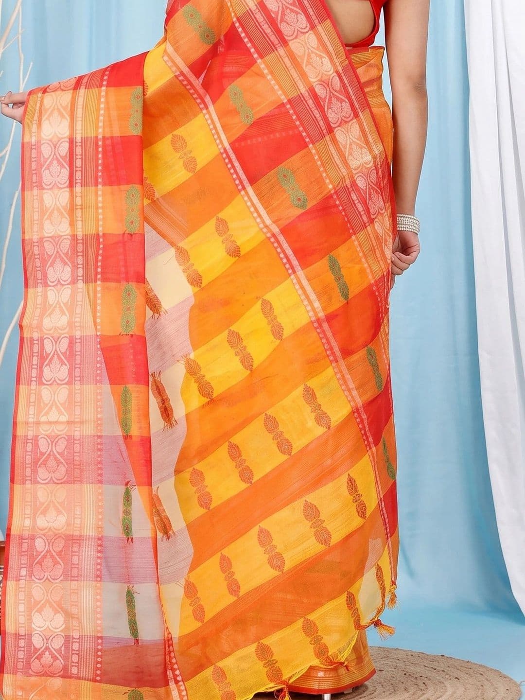 GitAsit Sequinned Pure Cotton Handloom Taant Saree thumbnail 4