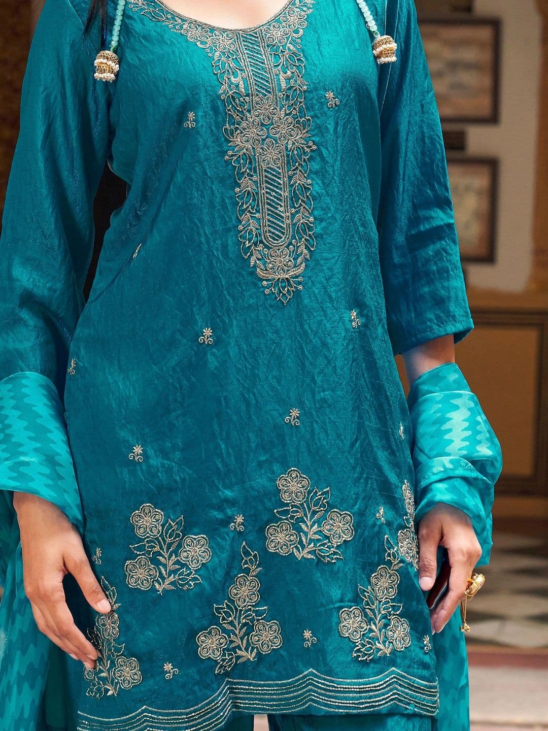 Tikhi Imli Embroidered Silk Blend Farshi Salwar Kurta Set Women thumbnail 5