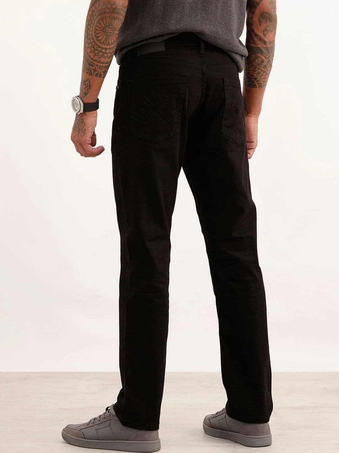 WROGN Men Straight Fit Mid-Rise Stretchable Jeans thumbnail 5