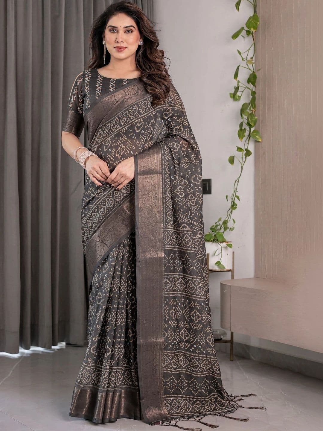 LUMIN KNOT Bandhani Pure Linen Designer Saree - view 1