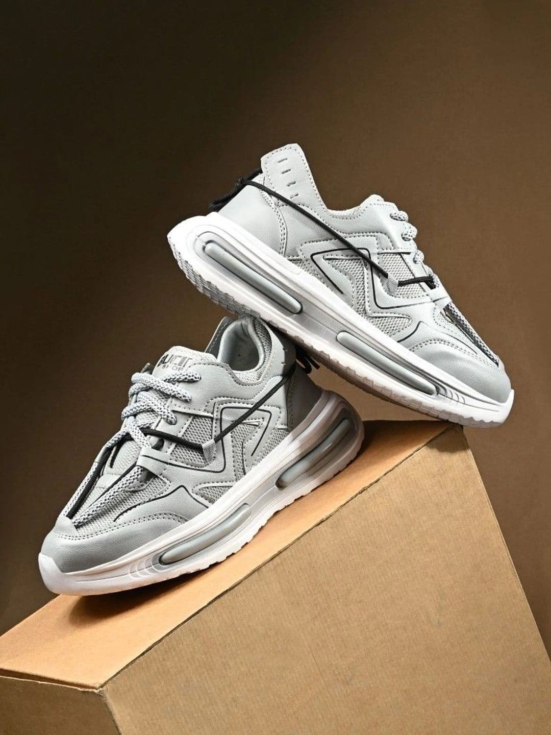 BUCIK Men Textured Sneakers thumbnail 2