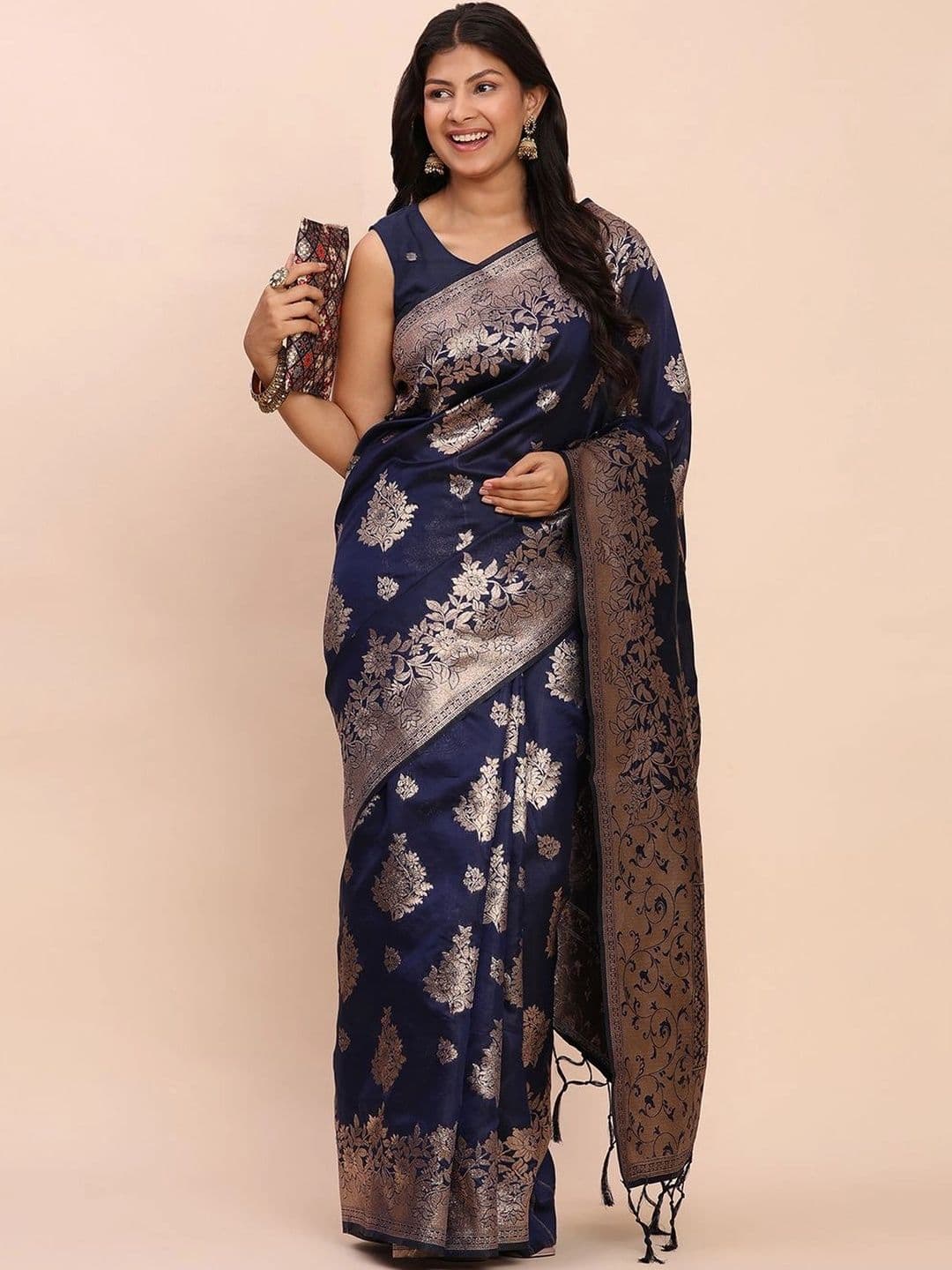 Mitera Woven Design Zari Silk Blend Banarasi Saree thumbnail 5