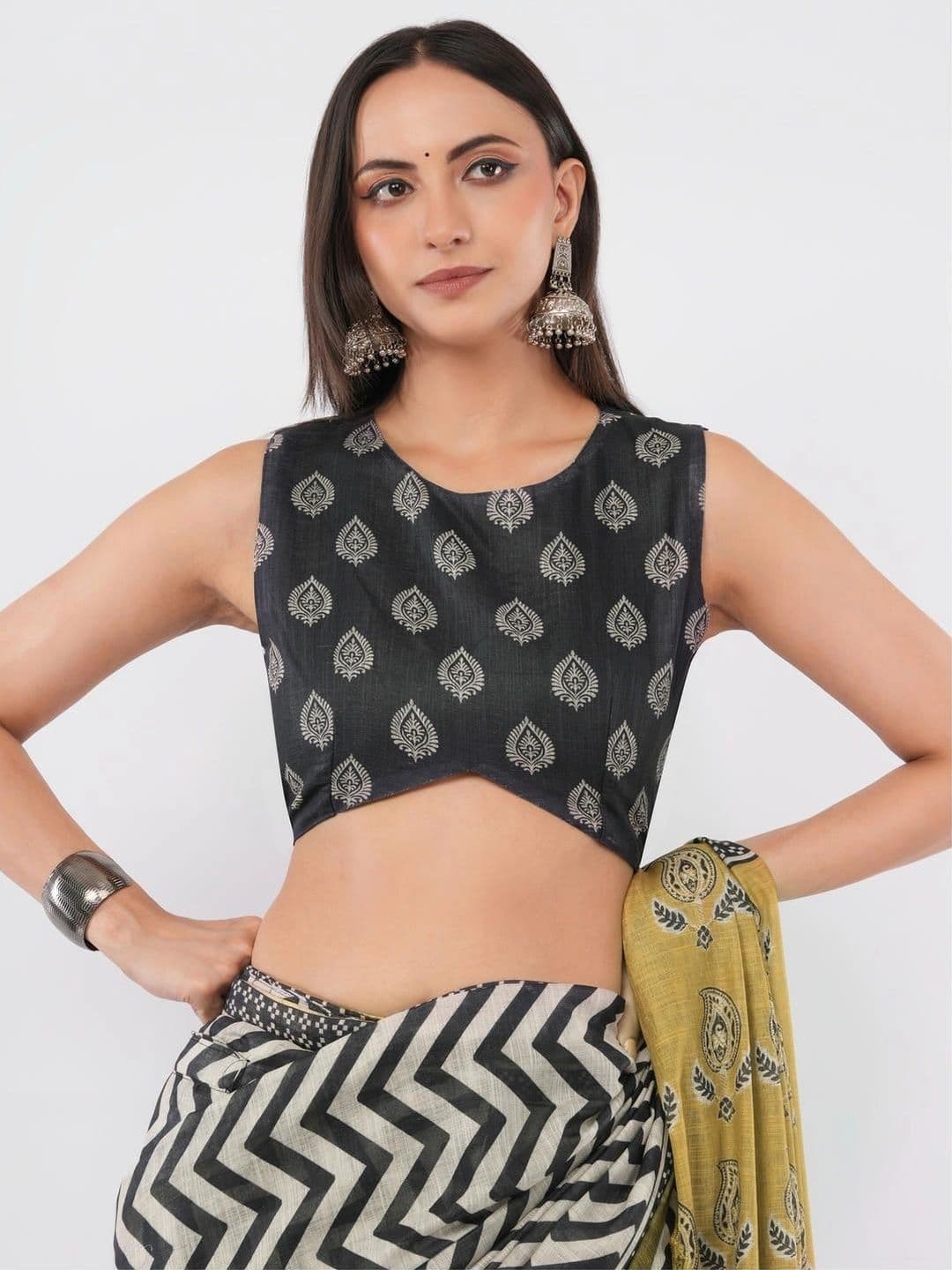 SAMANTHA Striped Linen Blend Saree thumbnail 4
