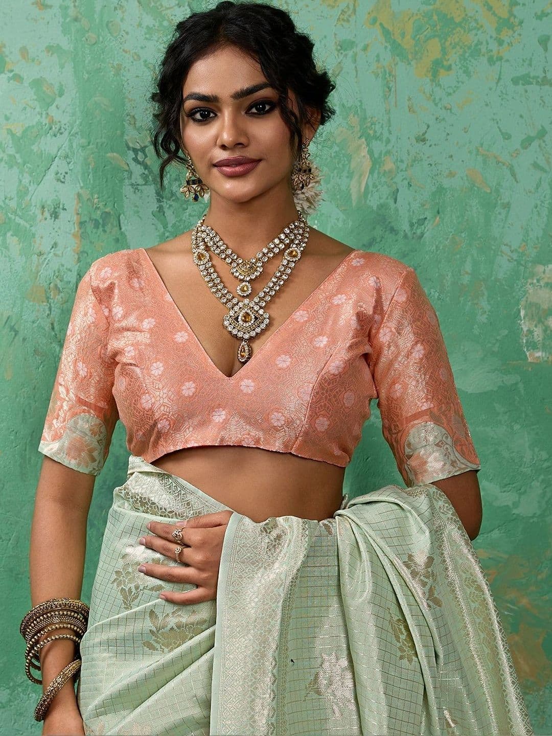 Mitera Women Floral Printed Zari Chanderi Saree thumbnail 2