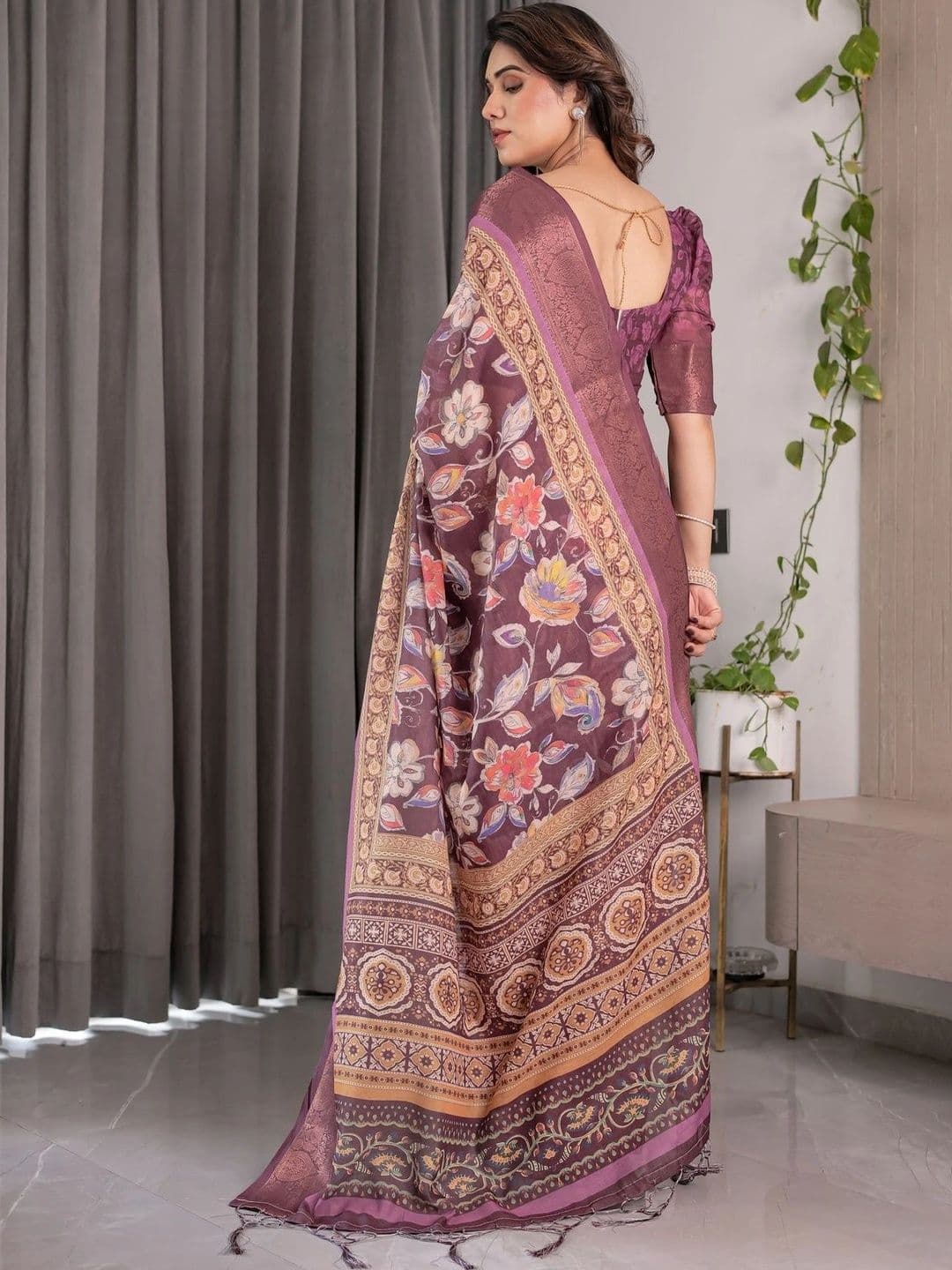 LUMIN KNOT Floral Pure Linen Designer Saree thumbnail 6
