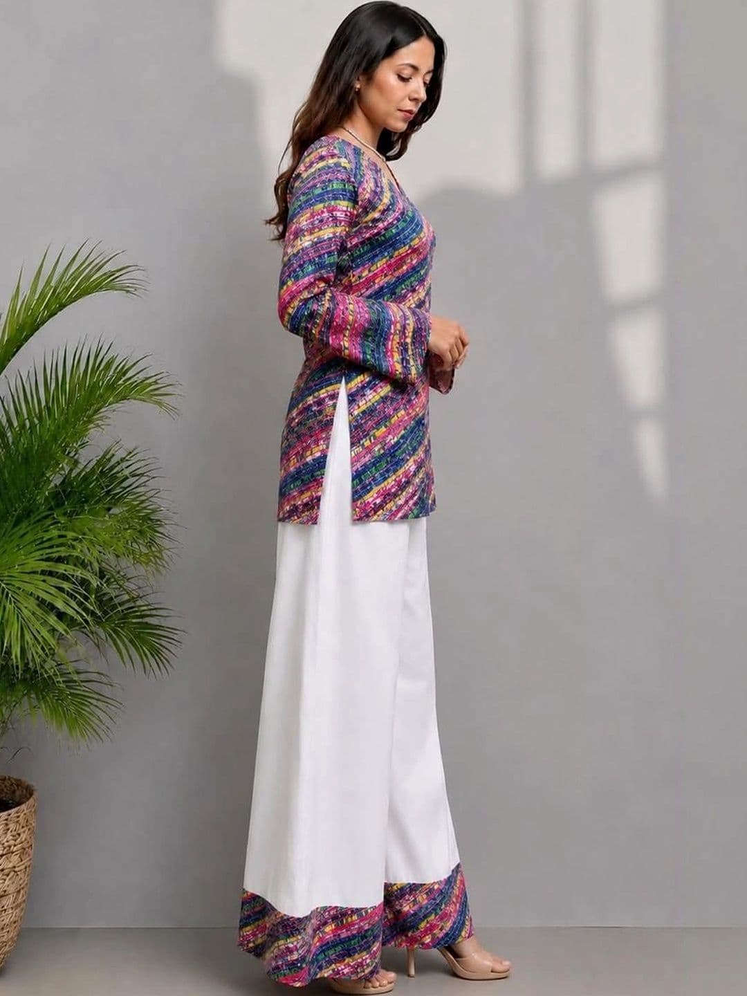 Sangria Women Printed Regular Kurta with Palazzos thumbnail 3
