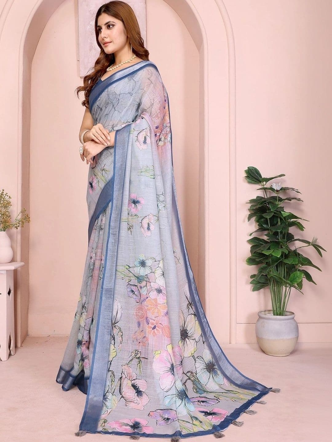 Kesarii Linen Blend Fusion Saree thumbnail 5