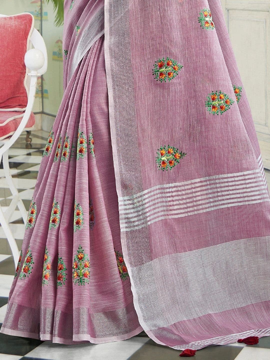 Mitera Woven Design Linen Blend Saree thumbnail 3