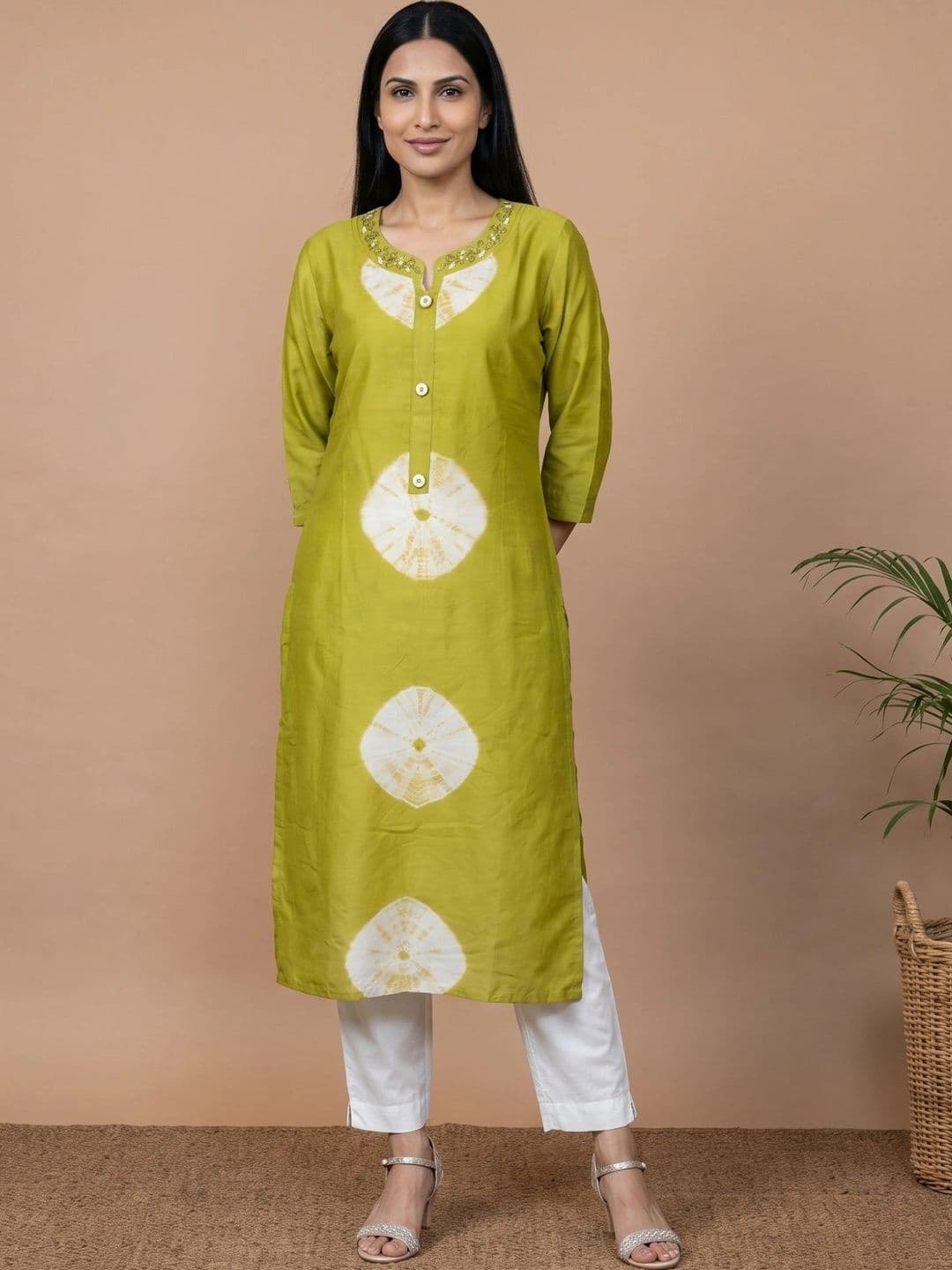 4u Fashion Women Dyed Thread Work Chanderi Silk Kurta - view 1
