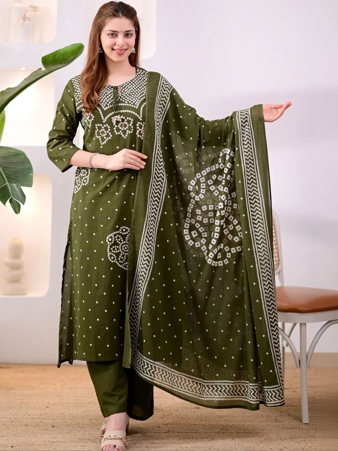 Sangria Women Ethnic Motifs Printed Regular Pure Cotton Kurta with Trousers & With Dupatta thumbnail 3