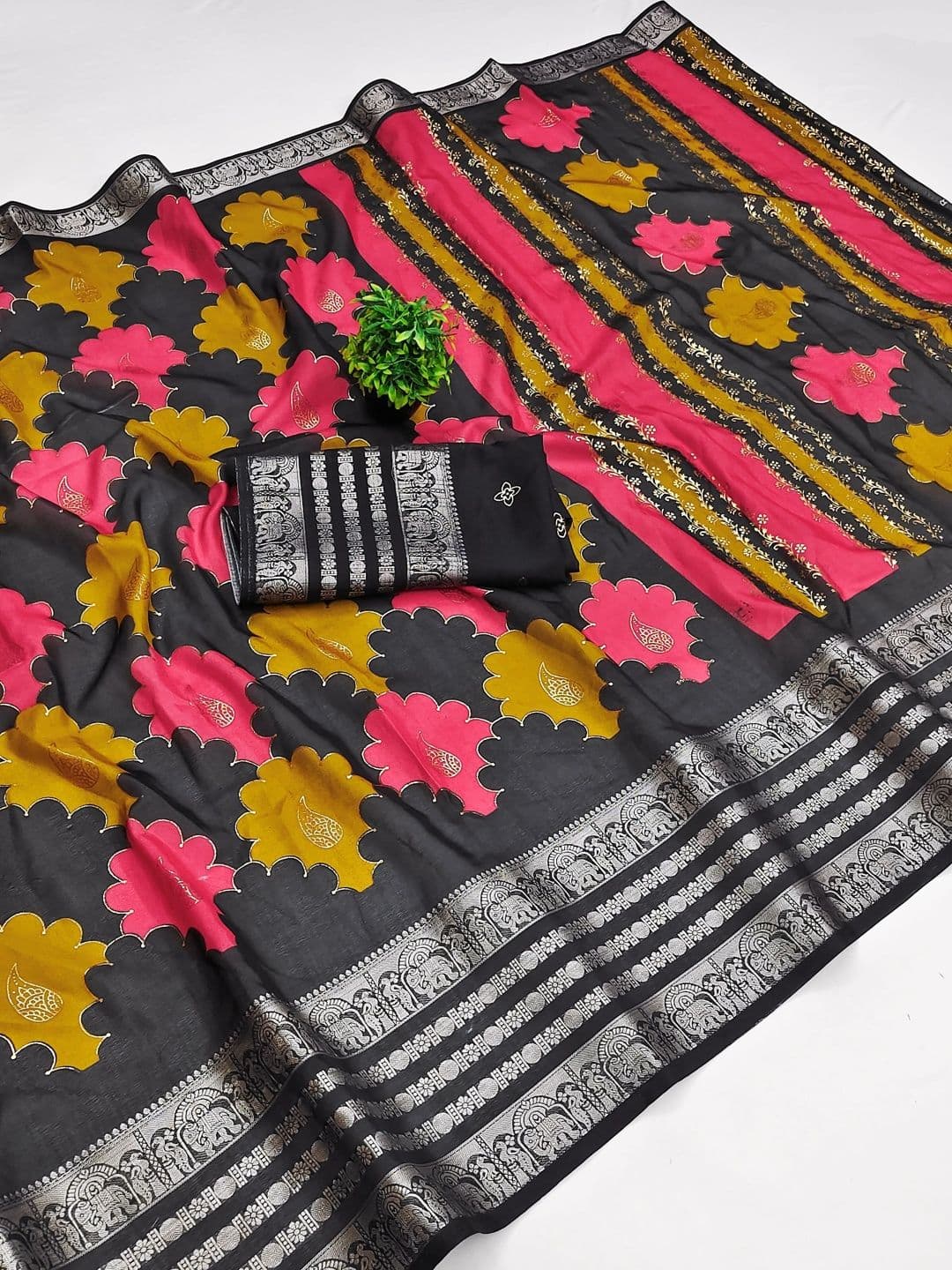 BOLOKA Zari Art Silk Designer Saree thumbnail 3