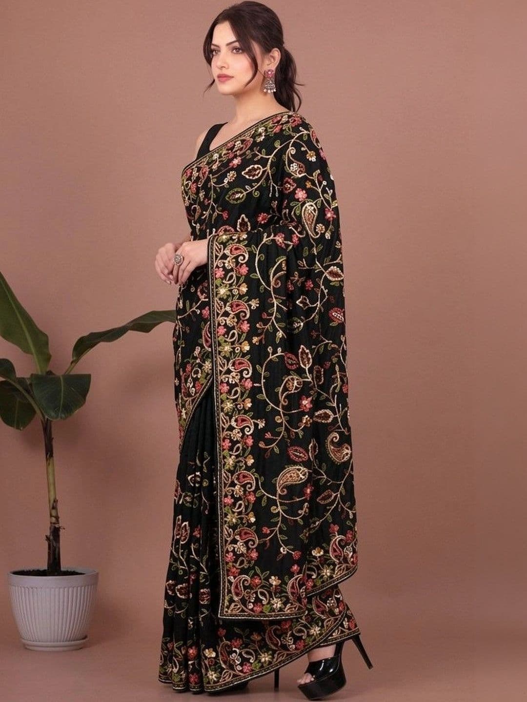 akhodalkrp Floral Embroidered Net Saree thumbnail 2