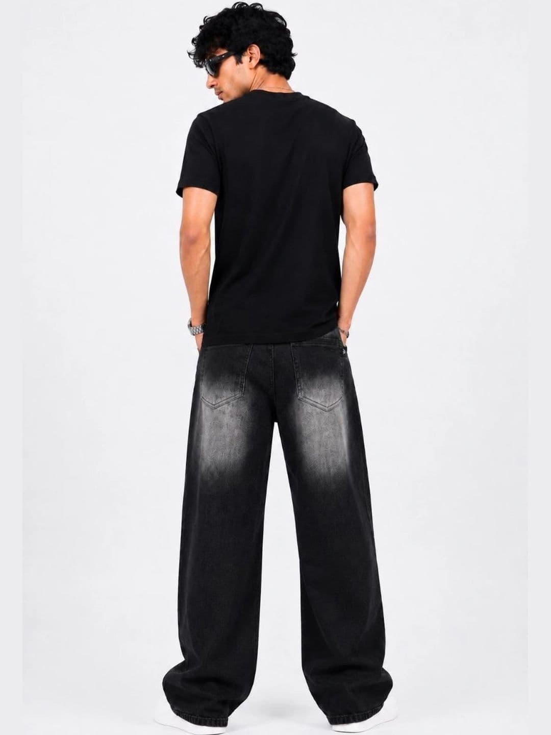 MQ Denim Men Straight Fit Mid-Rise Low Distress Light Fade Jeans thumbnail 2