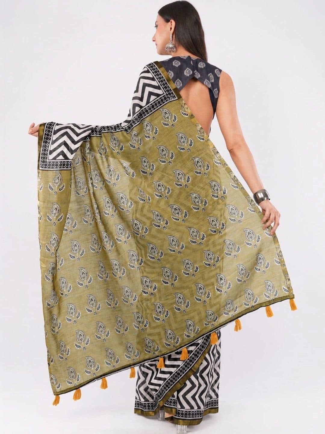 SAMANTHA Striped Linen Blend Saree thumbnail 2