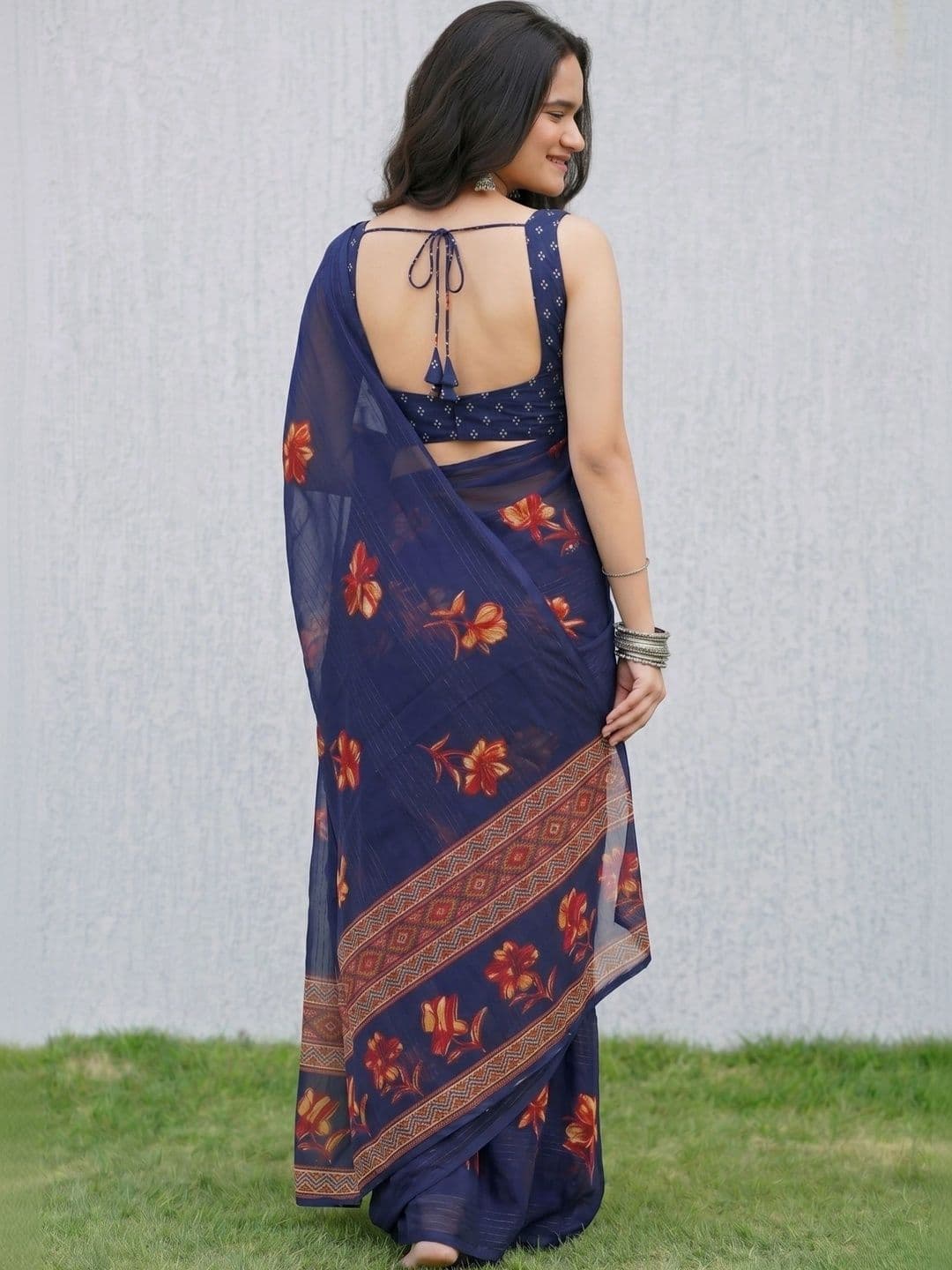 BOLOKA Floral Poly Georgette Designer Saree thumbnail 3