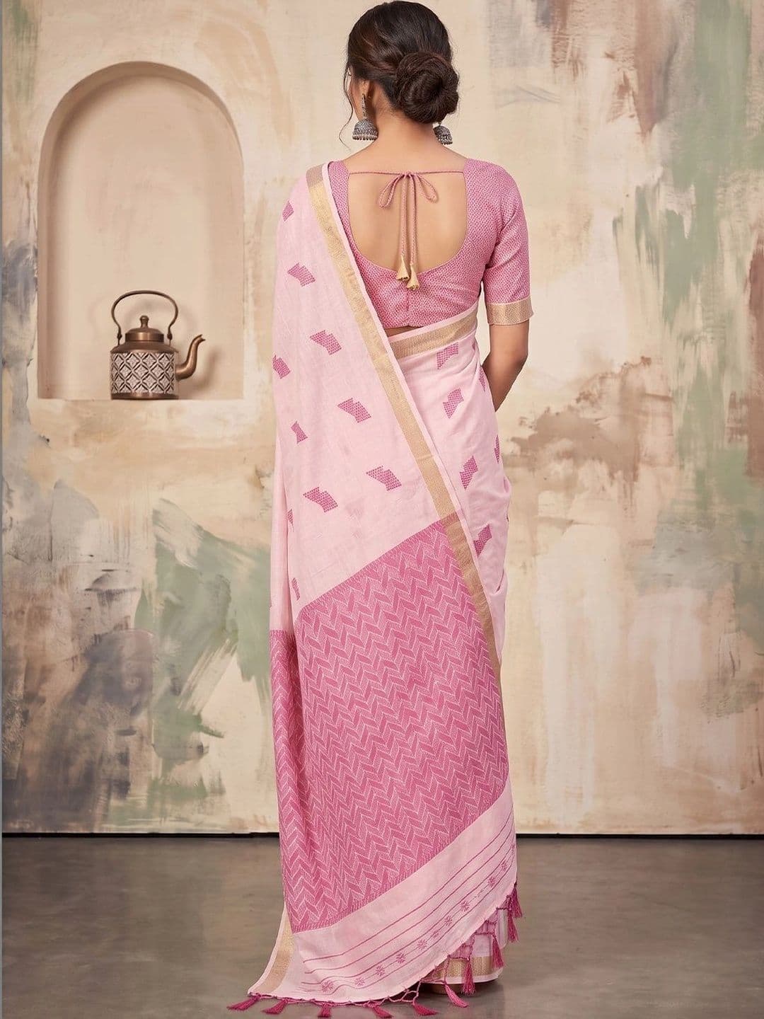 Mitera Woven Design Linen Blend Saree thumbnail 3