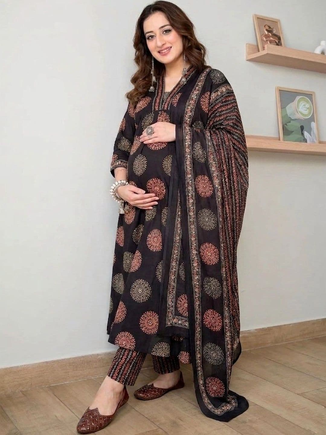 SKY FAB Women Ethnic Motifs Printed Empire Kurta with Trousers & With Dupatta thumbnail 5