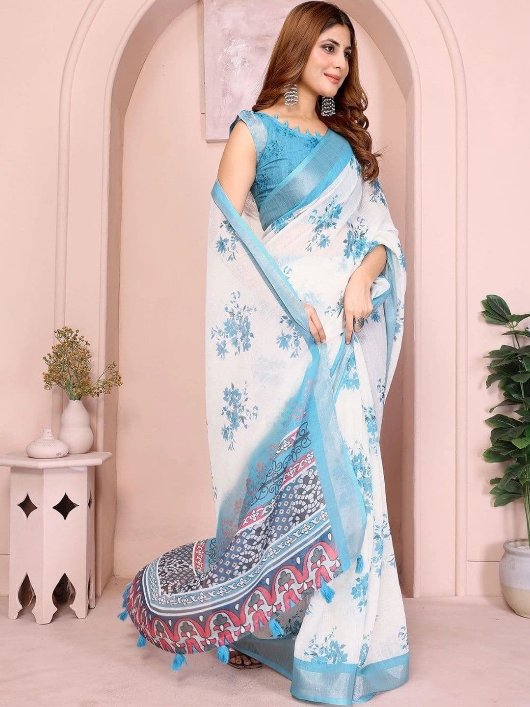 Kesarii Linen Blend Saree thumbnail 4