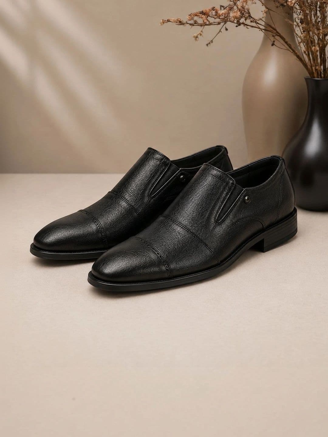Lushwalk Men Leather Pointed-Toe Formal Shoes - view 1