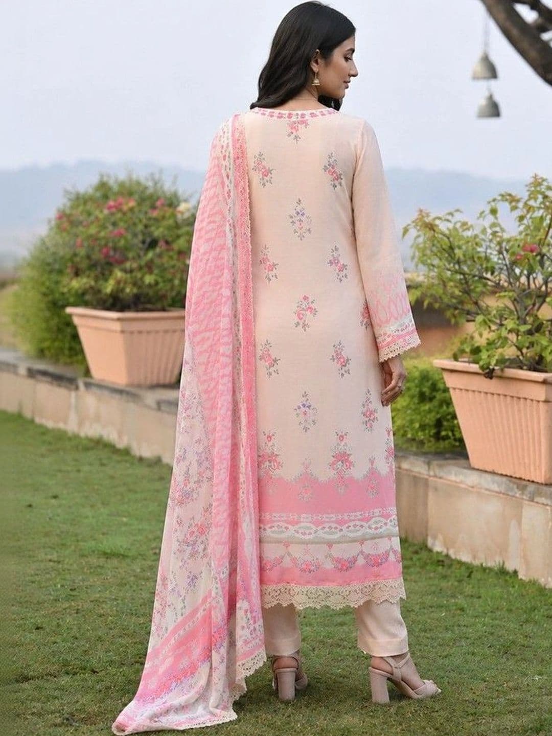 Sangria Women Floral Printed Regular Kurta with Trousers & With Dupatta thumbnail 2