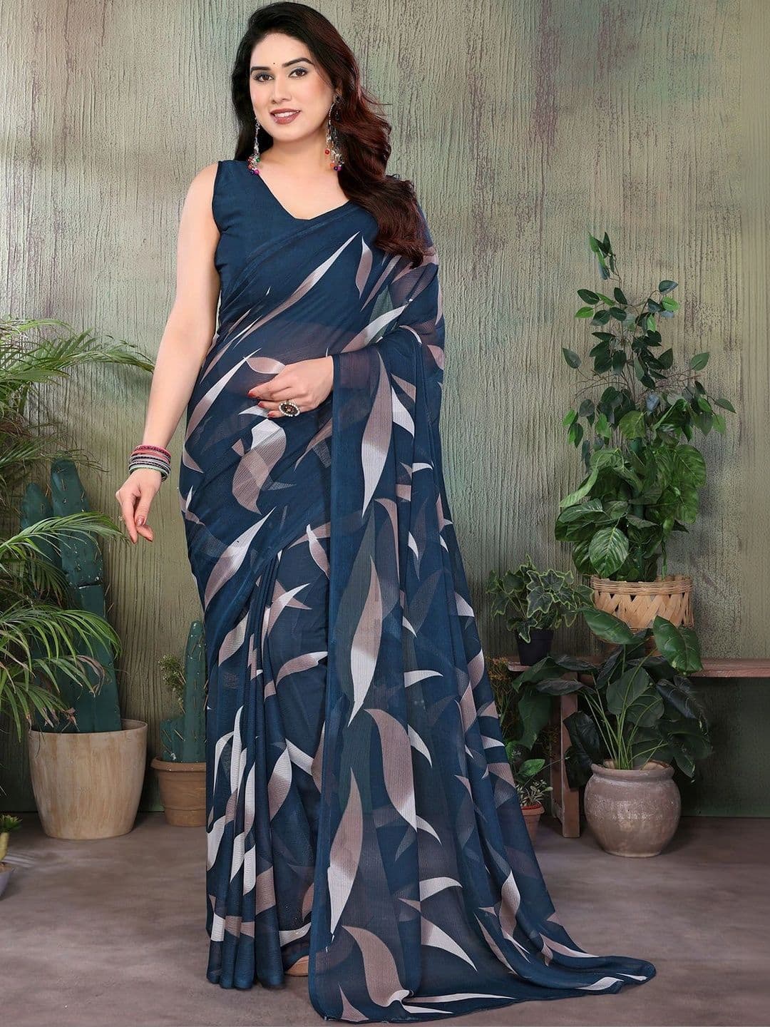JANOI Pure Georgette Saree thumbnail 2