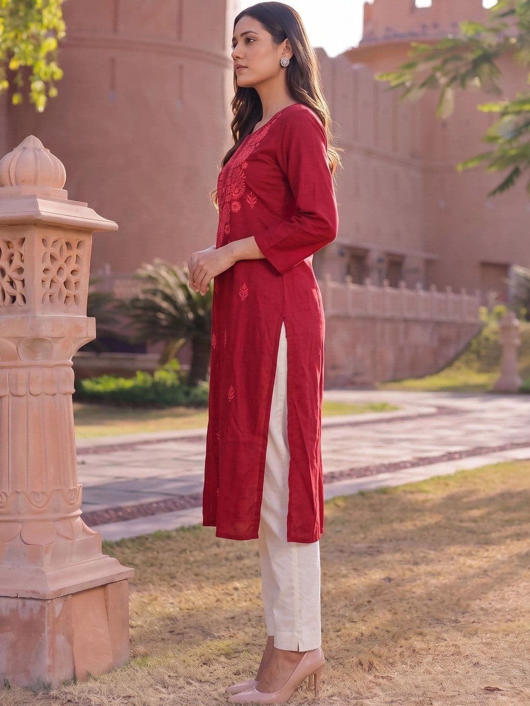 Rangita Women Embroidered Thread Work Kurta thumbnail 5
