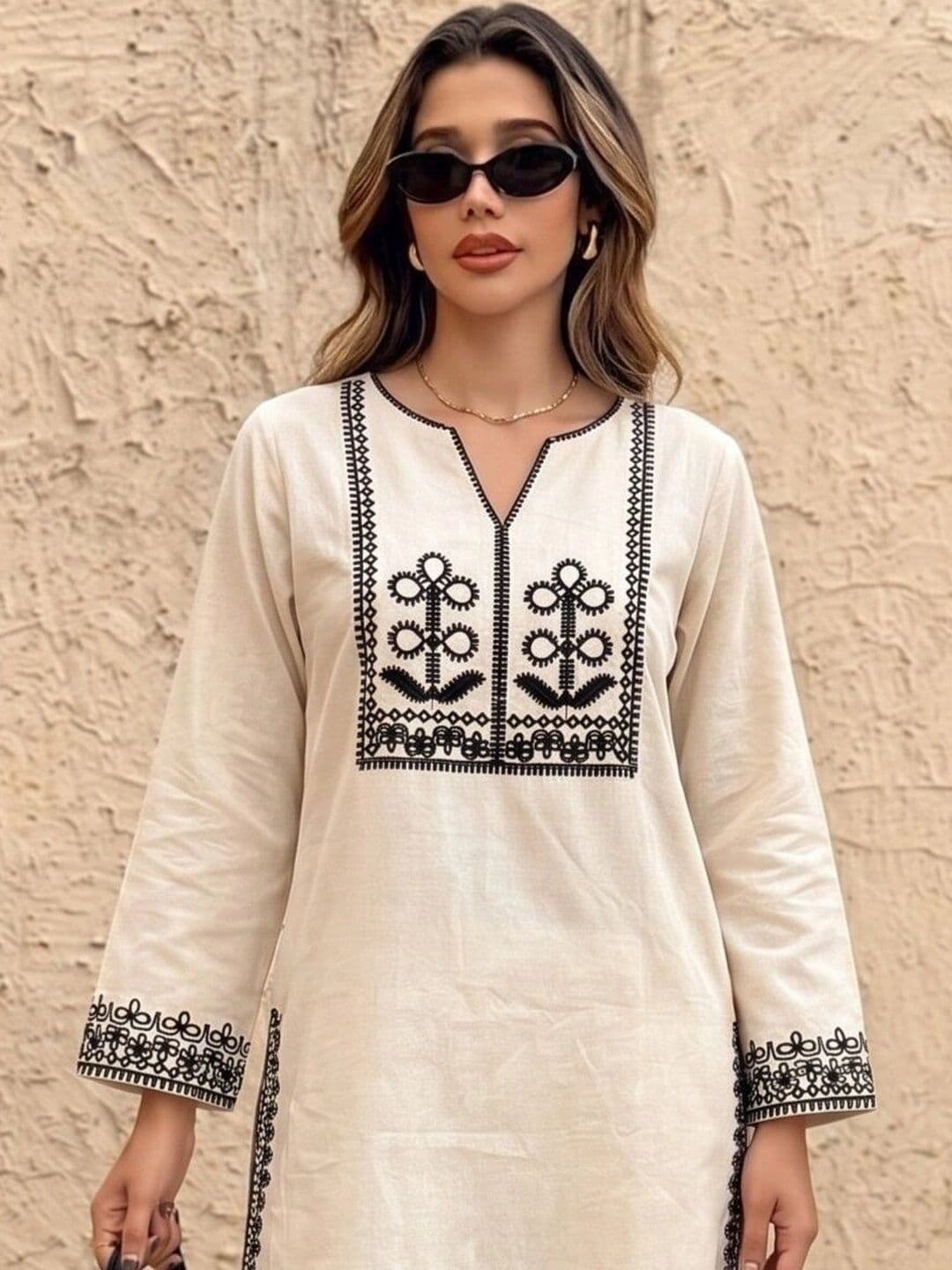 KALINI Women Embroidered Regular Thread Work Kurta Set thumbnail 4