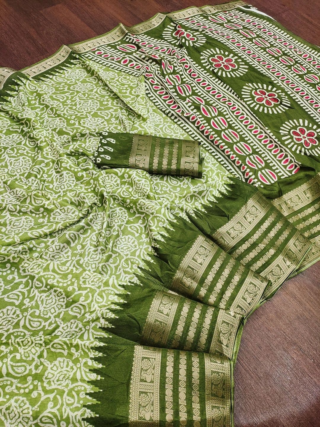 BOLOKA Zari Art Silk Designer Saree thumbnail 2