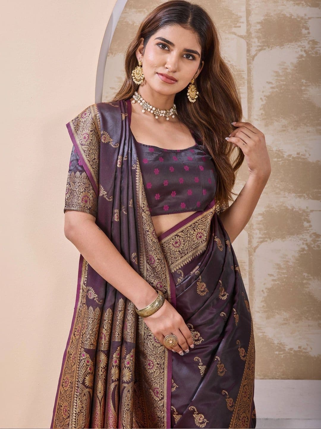 Maharanga Woven Design Zari Satin Heavy Work Banarasi Saree thumbnail 3