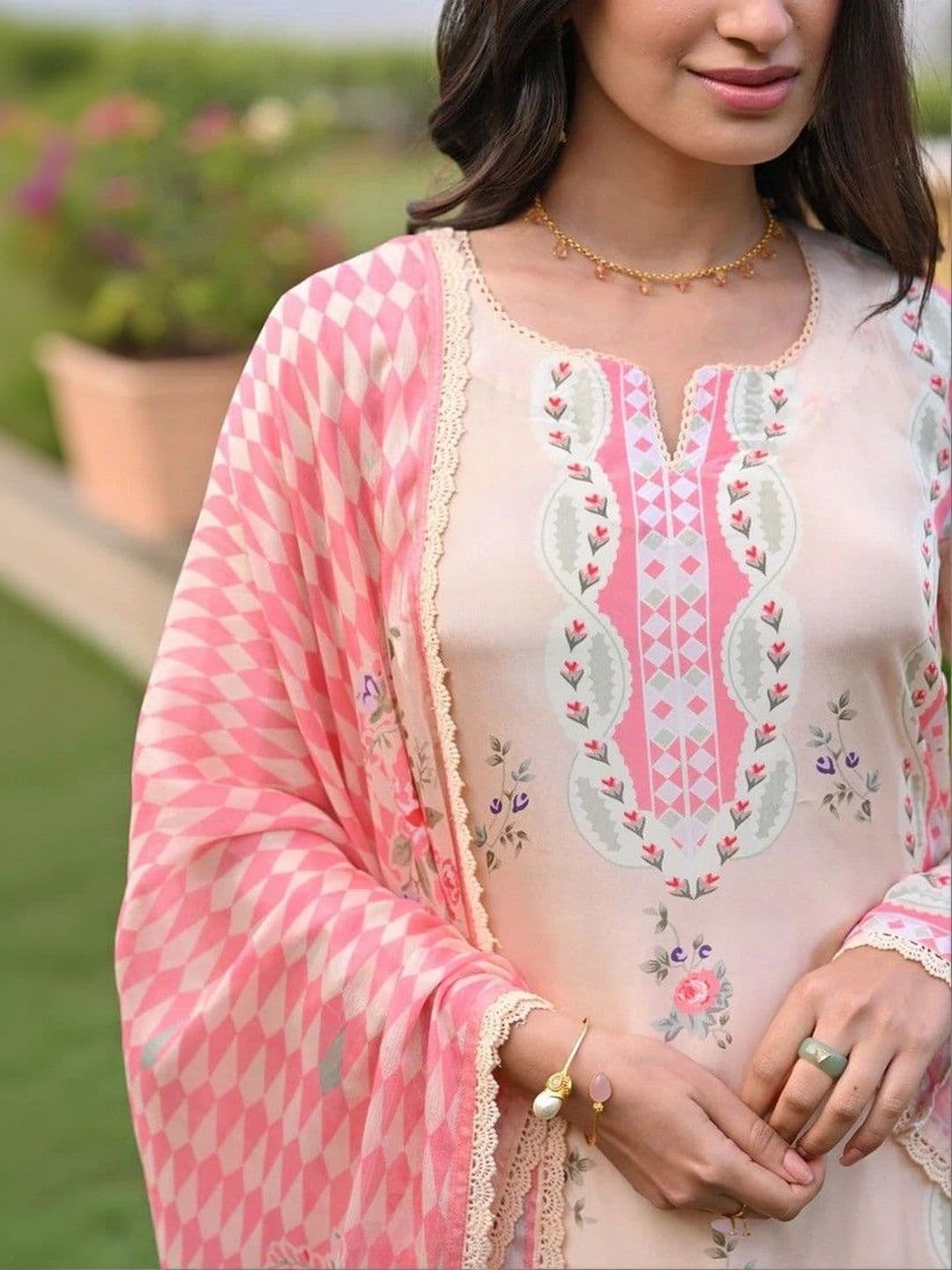 Sangria Women Floral Printed Regular Kurta with Trousers & With Dupatta thumbnail 5