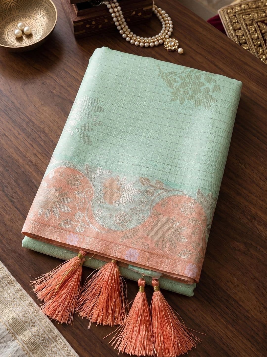 Mitera Woven Design Zari Chanderi Saree thumbnail 3