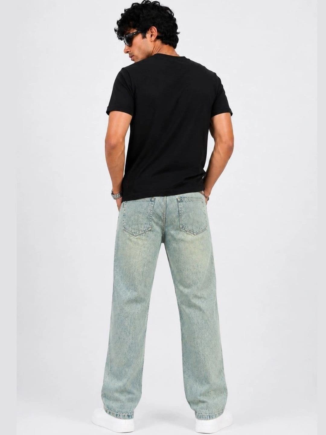 MQ Denim Men Straight Fit Mid-Rise Light Fade Jeans thumbnail 3