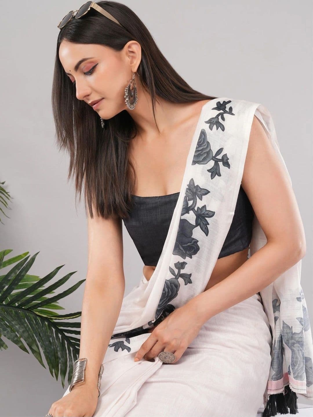 SAMANTHA Floral Linen Blend Belted Saree thumbnail 4