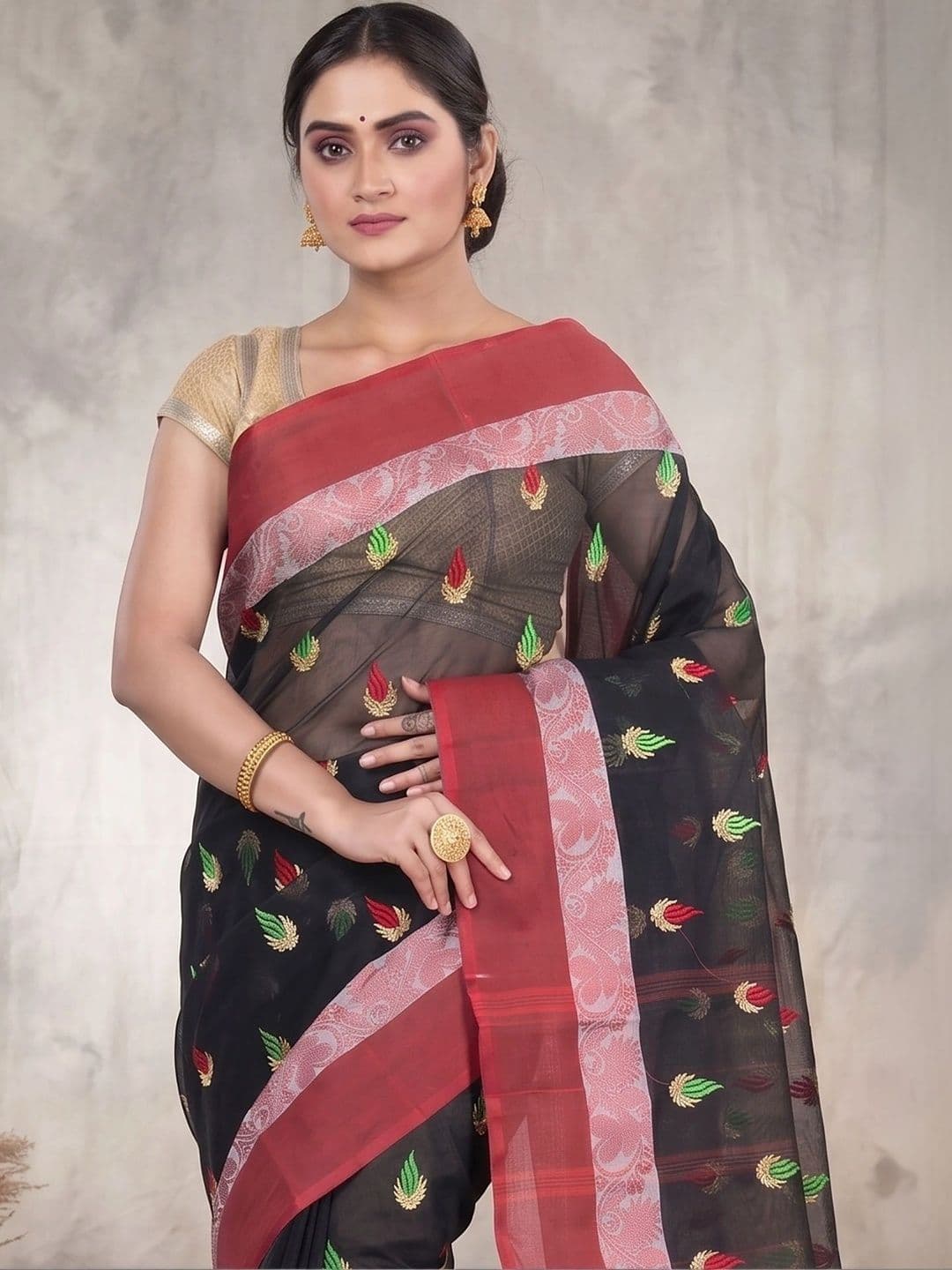 GitAsit Woven Design Embroidered Pure Cotton Handloom Taant Saree thumbnail 7