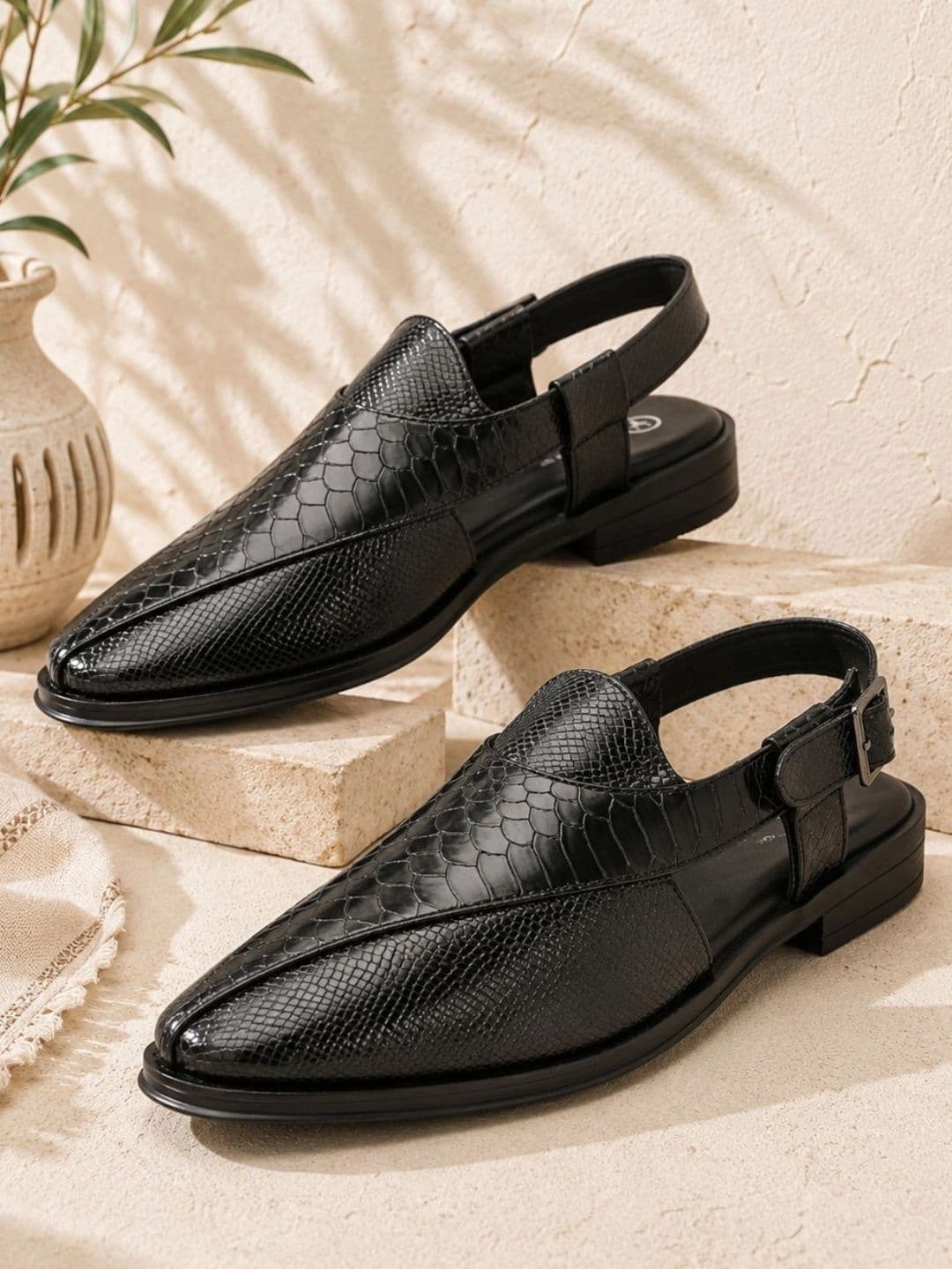 HIROLAS Men Shoe-Style Sandals - view 1