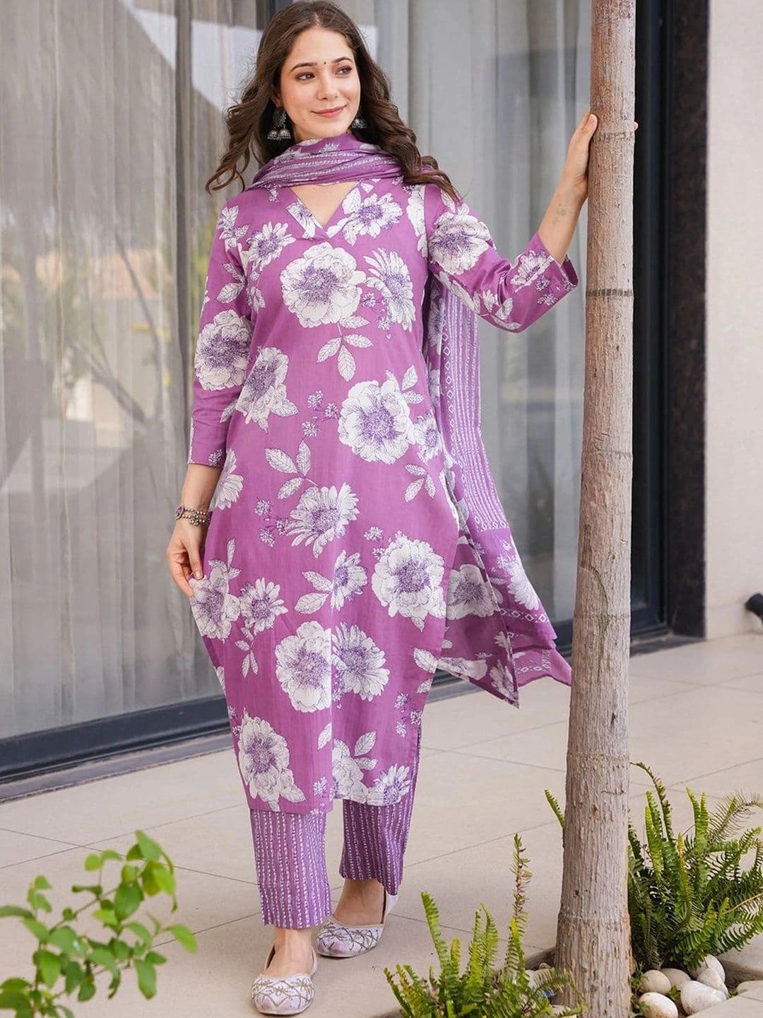 SZN Women Floral Printed Regular Kurta with Trousers & With Dupatta thumbnail 6