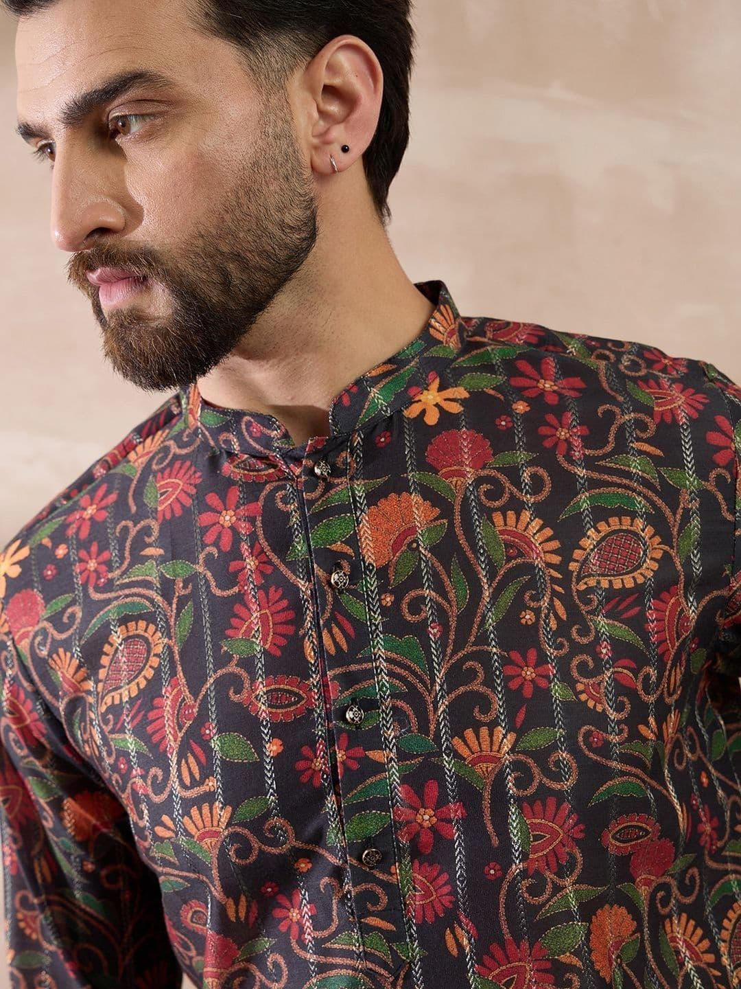 House of Pataudi Men Ethnic Motifs Black Embroidered Straight Kurtas thumbnail 4