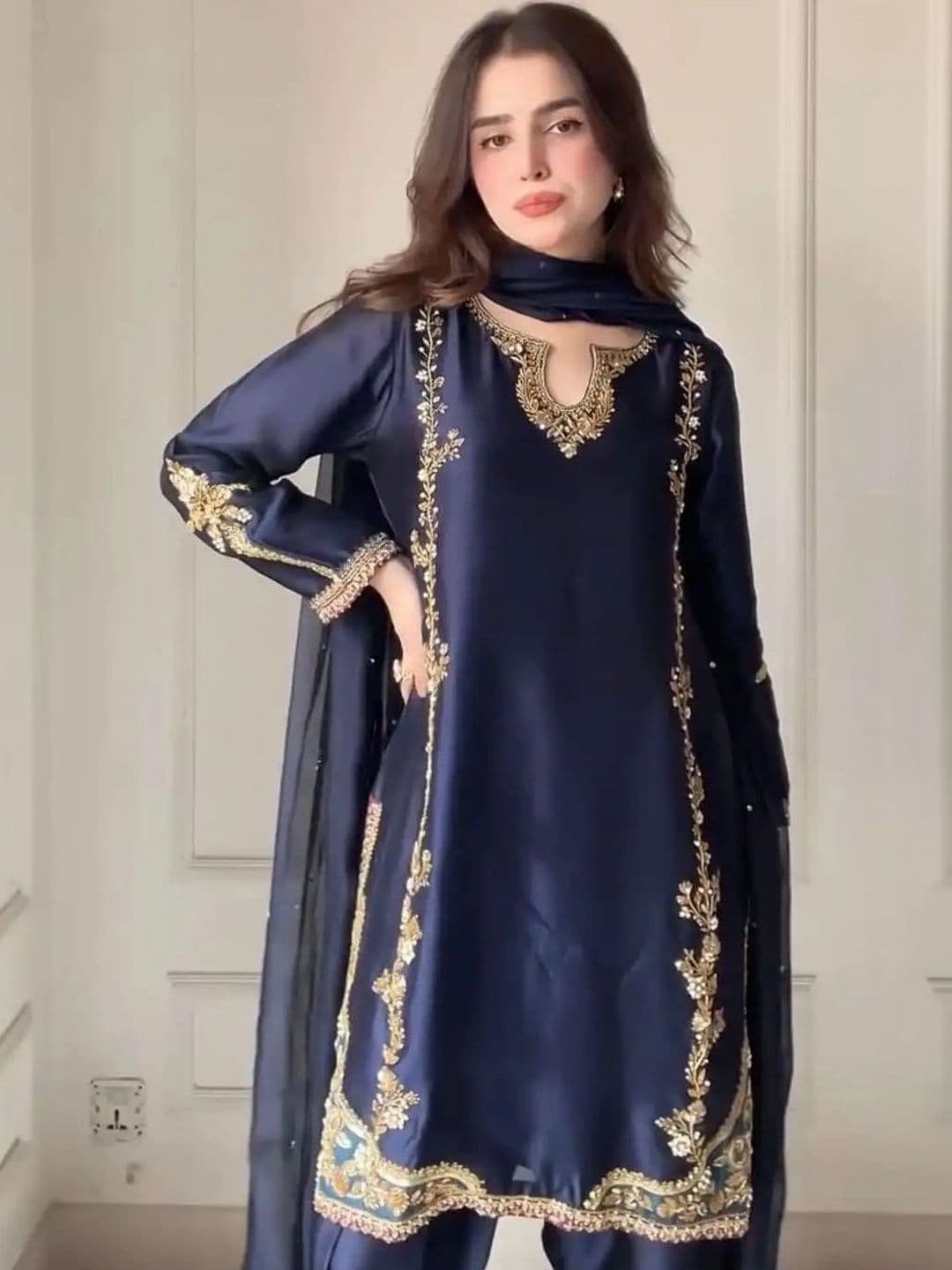 HERE&NOW Women Ethnic Motifs Embroidered Regular Silk Crepe Kurta with Patiala & With Dupatta thumbnail 6