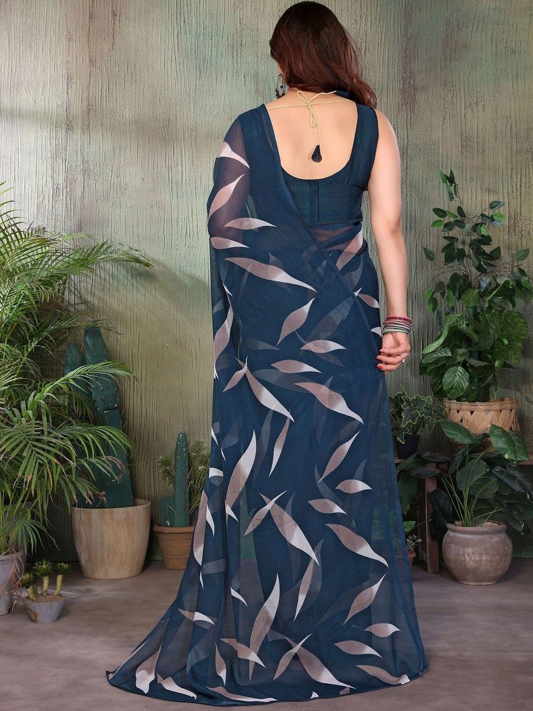 JANOI Pure Georgette Saree thumbnail 3