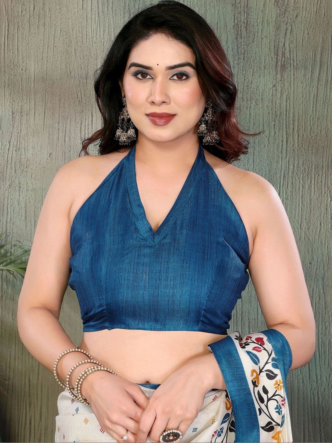 JANOI Floral Art Silk Saree thumbnail 2