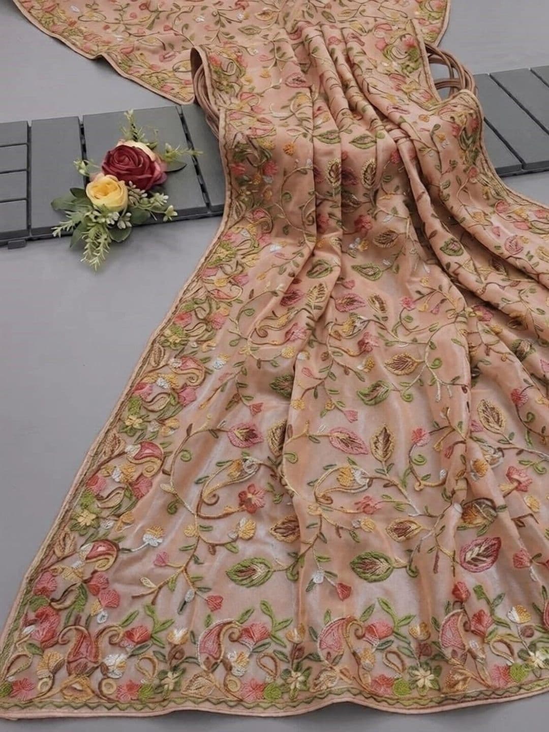 akhodalkrp Floral Embroidered Net Saree thumbnail 3