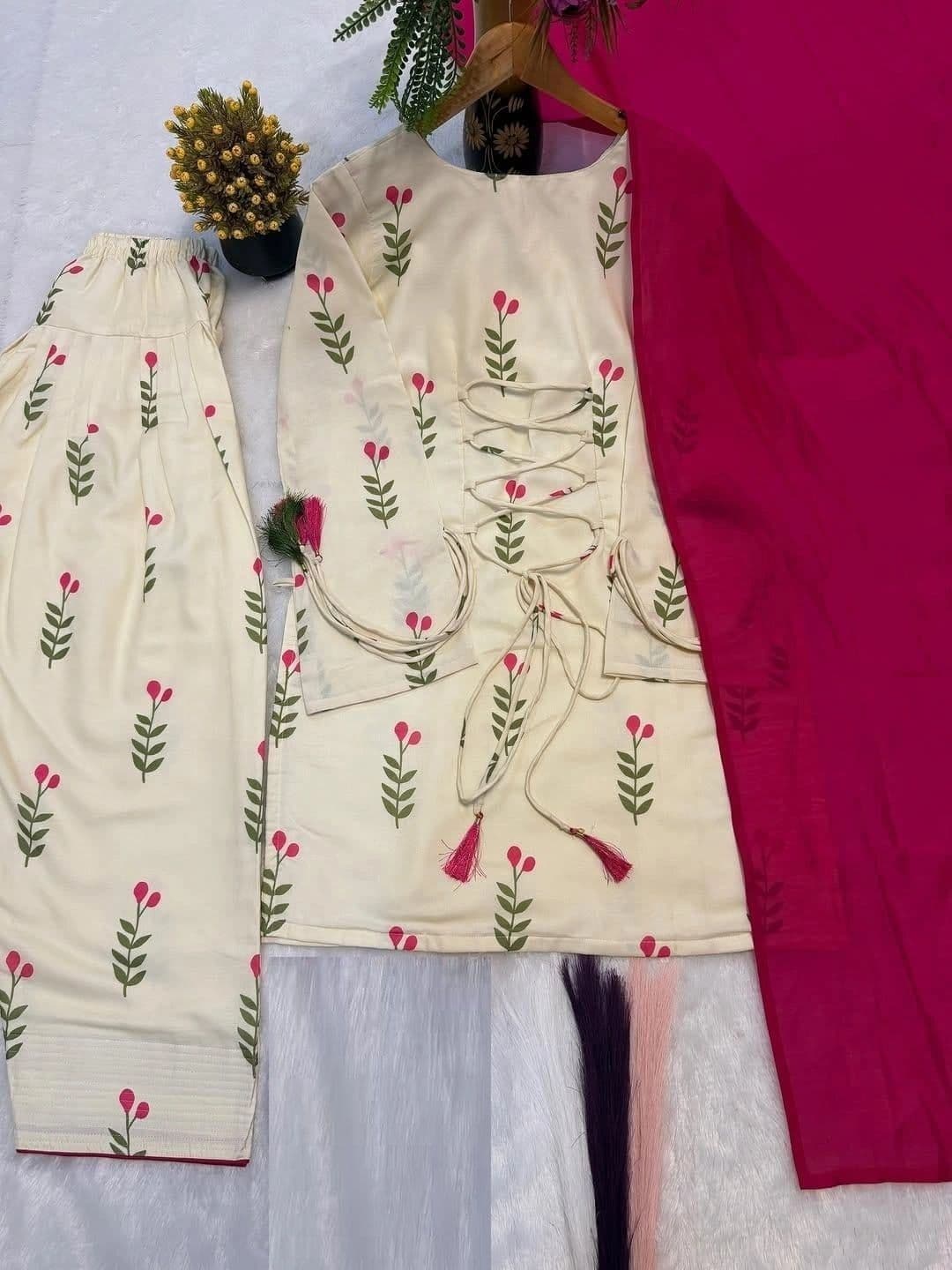 SHASHANK FASHION & BRIGHT FASHION Women Floral Printed Regular Pure Cotton Kurta with Palazzos & With Dupatta thumbnail 2
