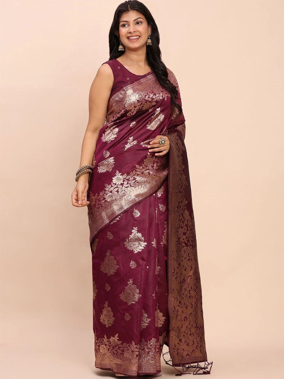 Mitera Floral Zari Silk Blend Banarasi Saree thumbnail 2