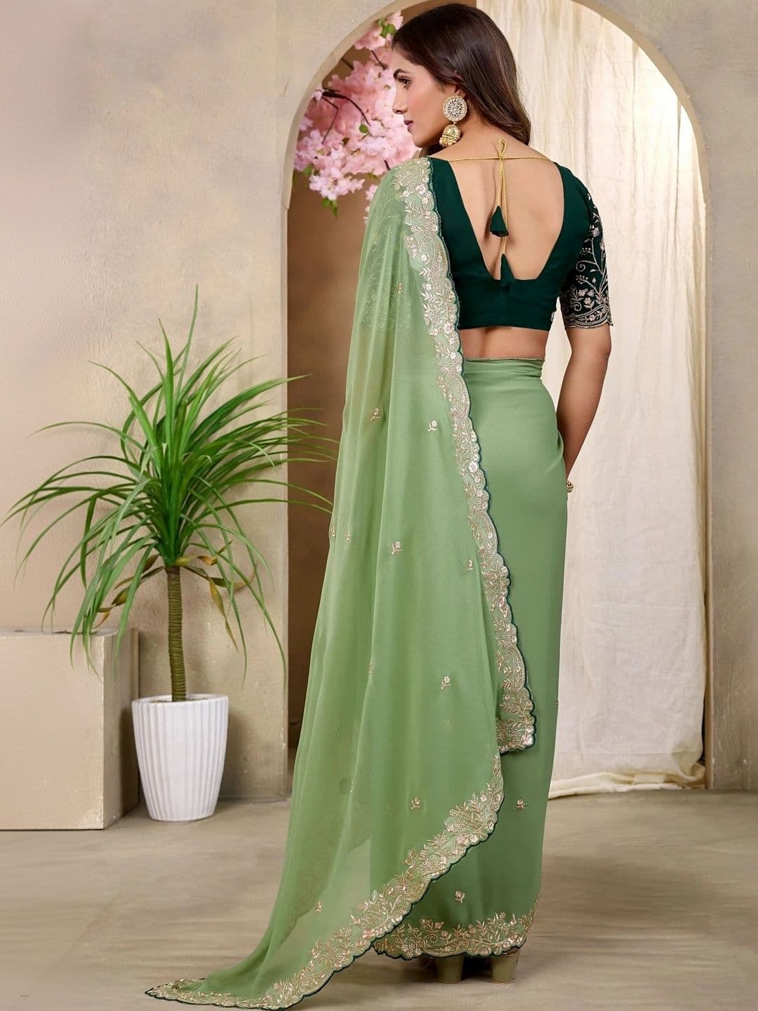 Tradivibe Floral Embroidered Pure Georgette Heavy Work Saree thumbnail 5