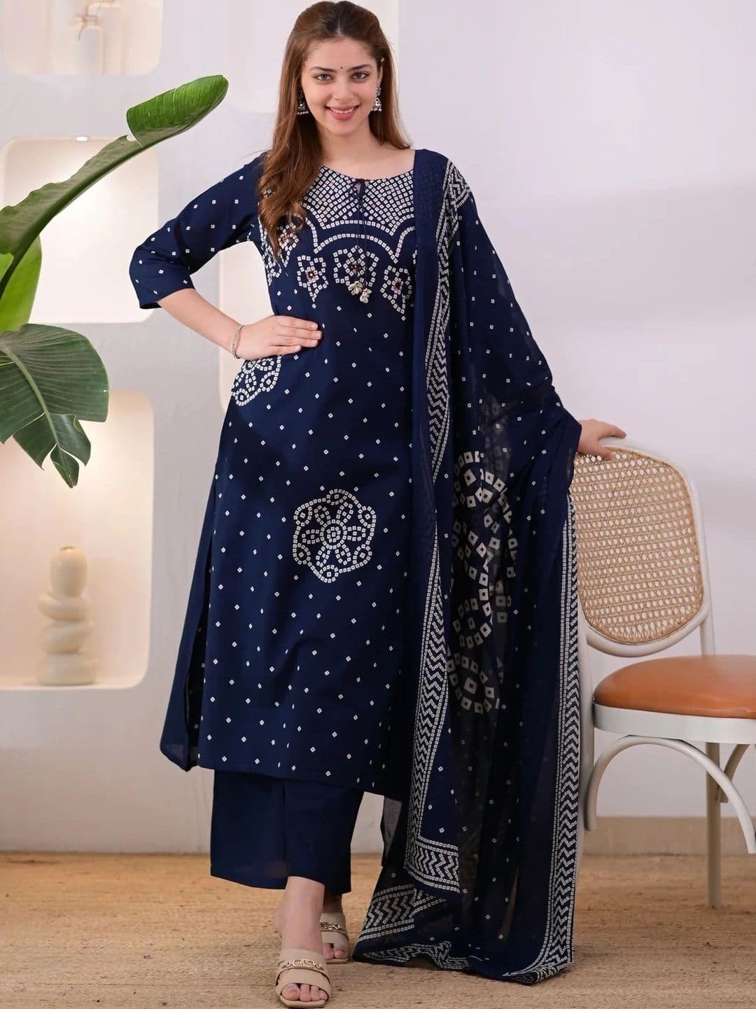Sangria Women Ethnic Motifs Printed Regular Pure Cotton Kurta with Palazzos & With Dupatta thumbnail 4