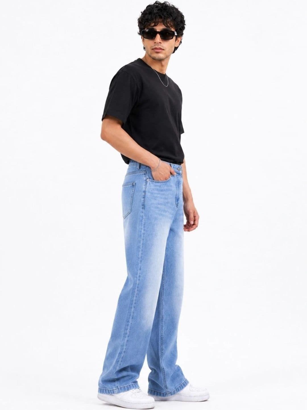 MQ Denim Men Straight Fit Mid-Rise Light Fade Jeans thumbnail 3