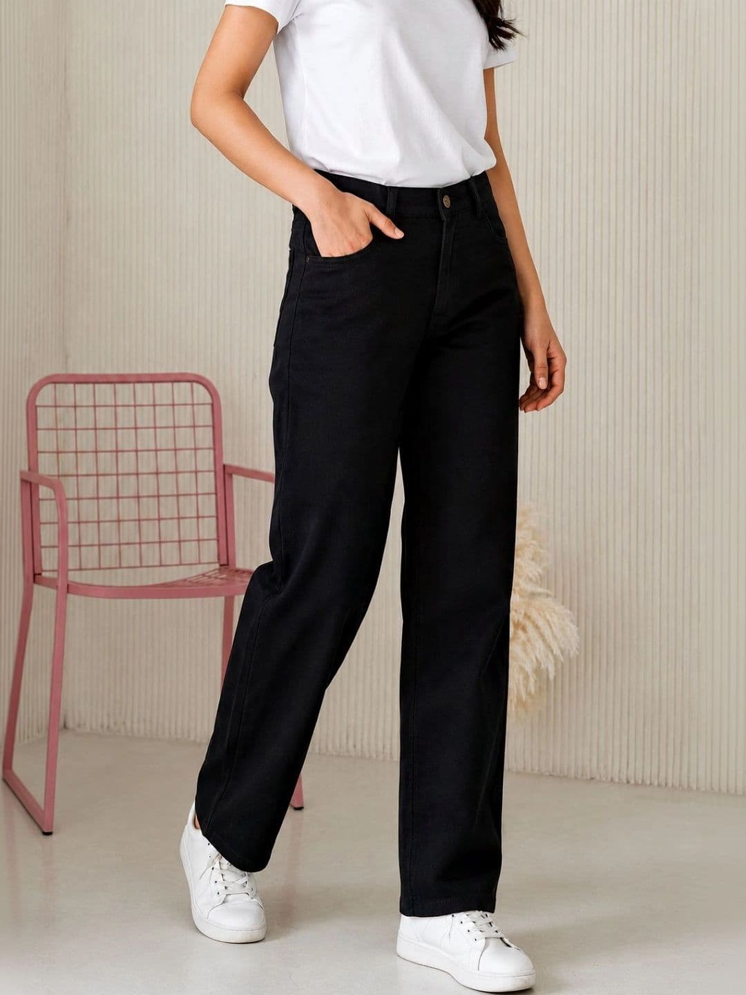 Mast & Harbour Women Classic Relaxed Fit Mid-Rise Stretchable Jeans thumbnail 4