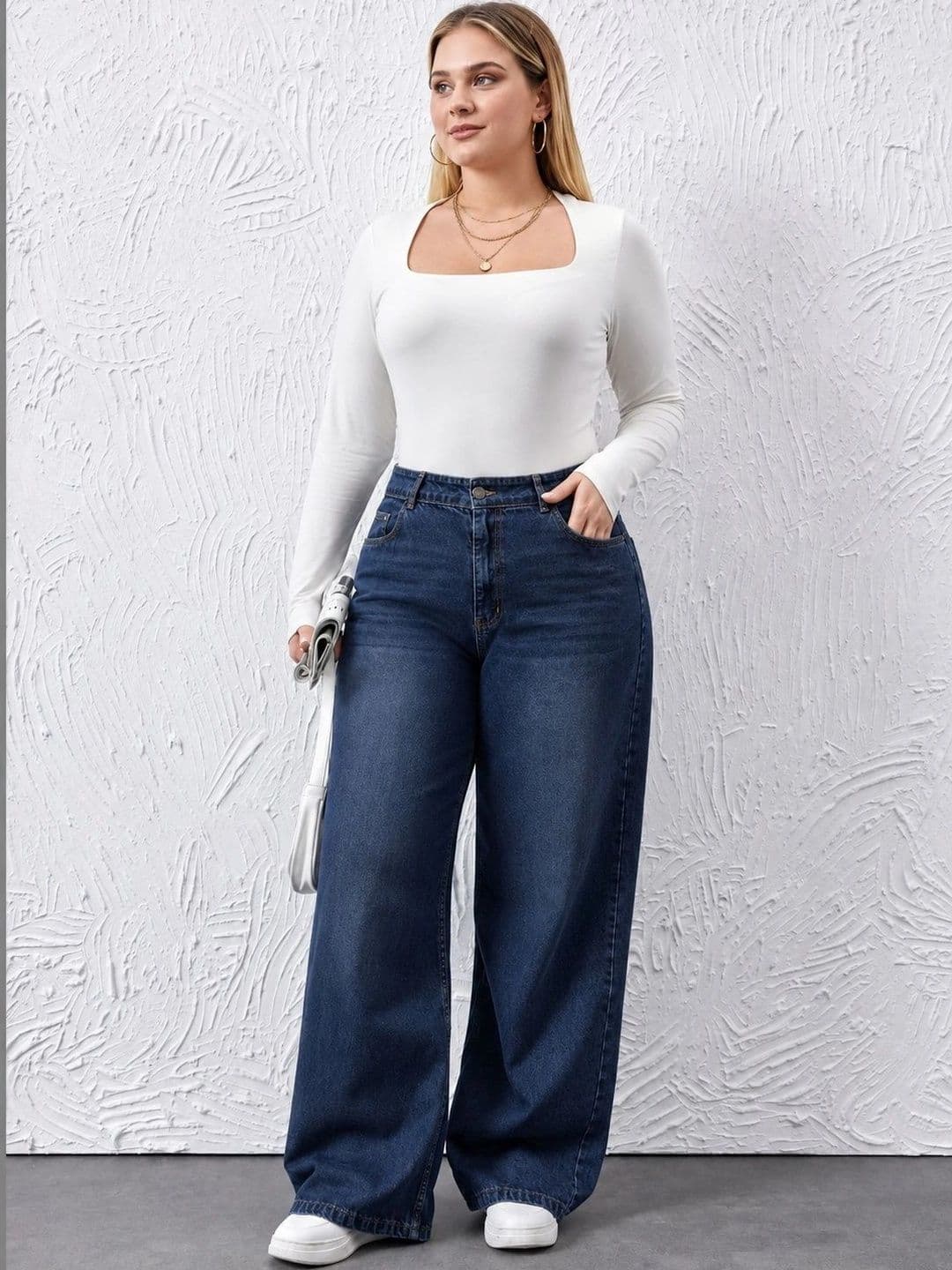 CURVE BY KOTTY Women Wide Leg High-Rise Low Distress Stretchable Jeans thumbnail 4