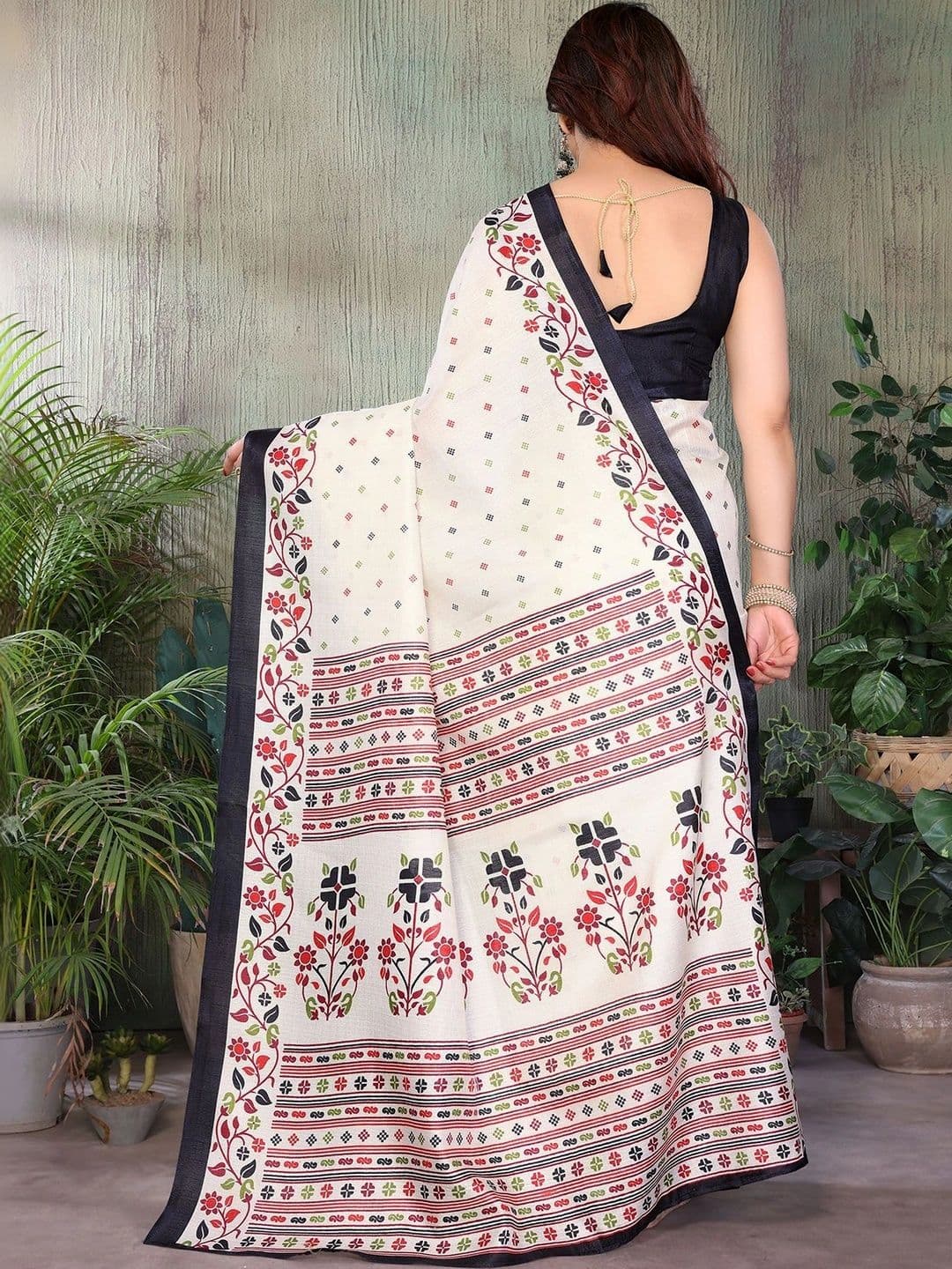 Yashika Floral Art Silk Saree thumbnail 6