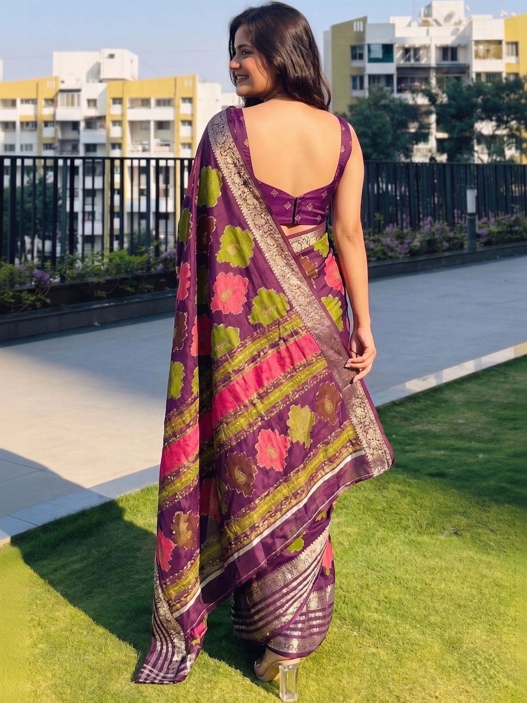 BOLOKA Floral Zari Art Silk Designer Saree thumbnail 4